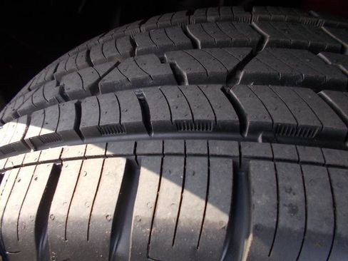 Used 2016 Ford Explorer XLT w/ Equipment Group 202A image 16