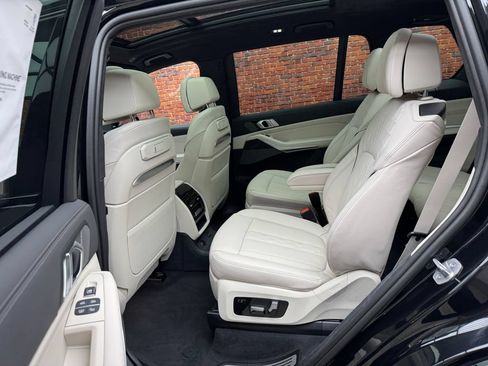 Used 2027 BMW X7 xDrive40i w/ M Sport Package AWD/4WD image 24