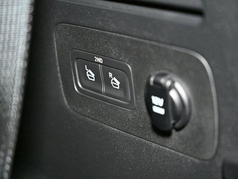 Used 2025 Kia Sorento S image 59