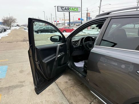 Used 2018 Toyota RAV4 Adventure image 17