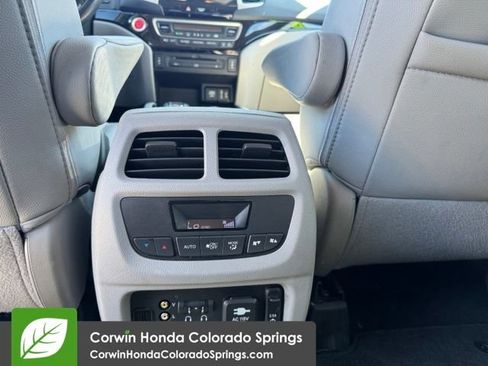 Used 2018 Honda Pilot Touring image 29