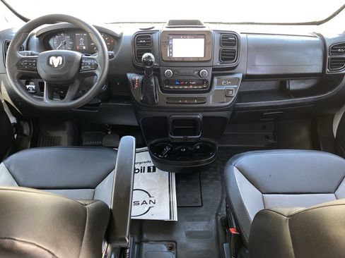 Used 2025 RAM ProMaster 2500 w/ Convenience Group FWD image 17