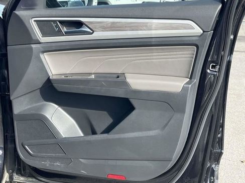 Used 2022 Volkswagen Atlas Cross Sport SE image 26