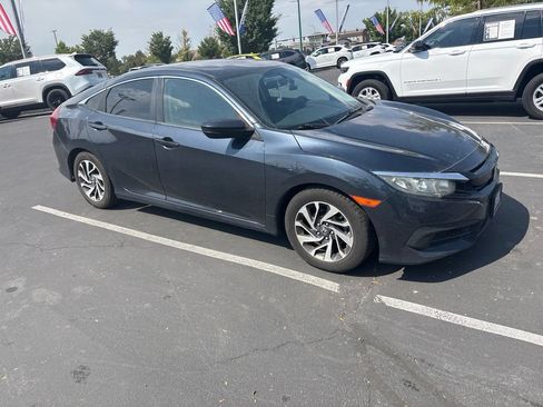 Used 2018 Honda Civic EX image 19