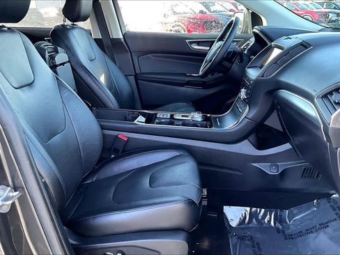 Used 2019 Ford Edge Titanium w/ Equipment Group 301A image 8