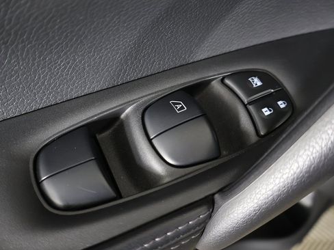 Used 2022 Nissan Rogue Sport SV w/ Technology Package image 36