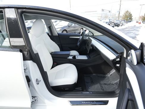 Used 2022 Tesla Model 3 Long Range image 32