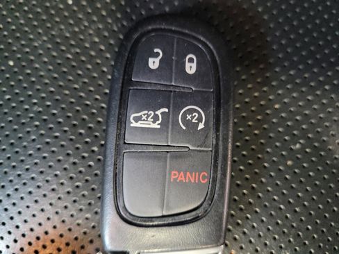 Used 2019 Jeep Cherokee Limited AWD/4WD image 32