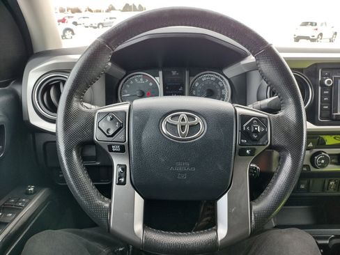 Used 2017 Toyota Tacoma SR5 image 20