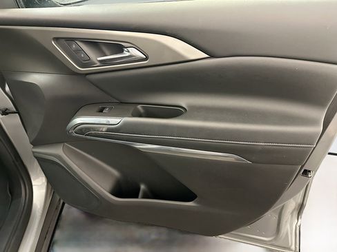 Used 2025 Chevrolet Traverse LT image 35