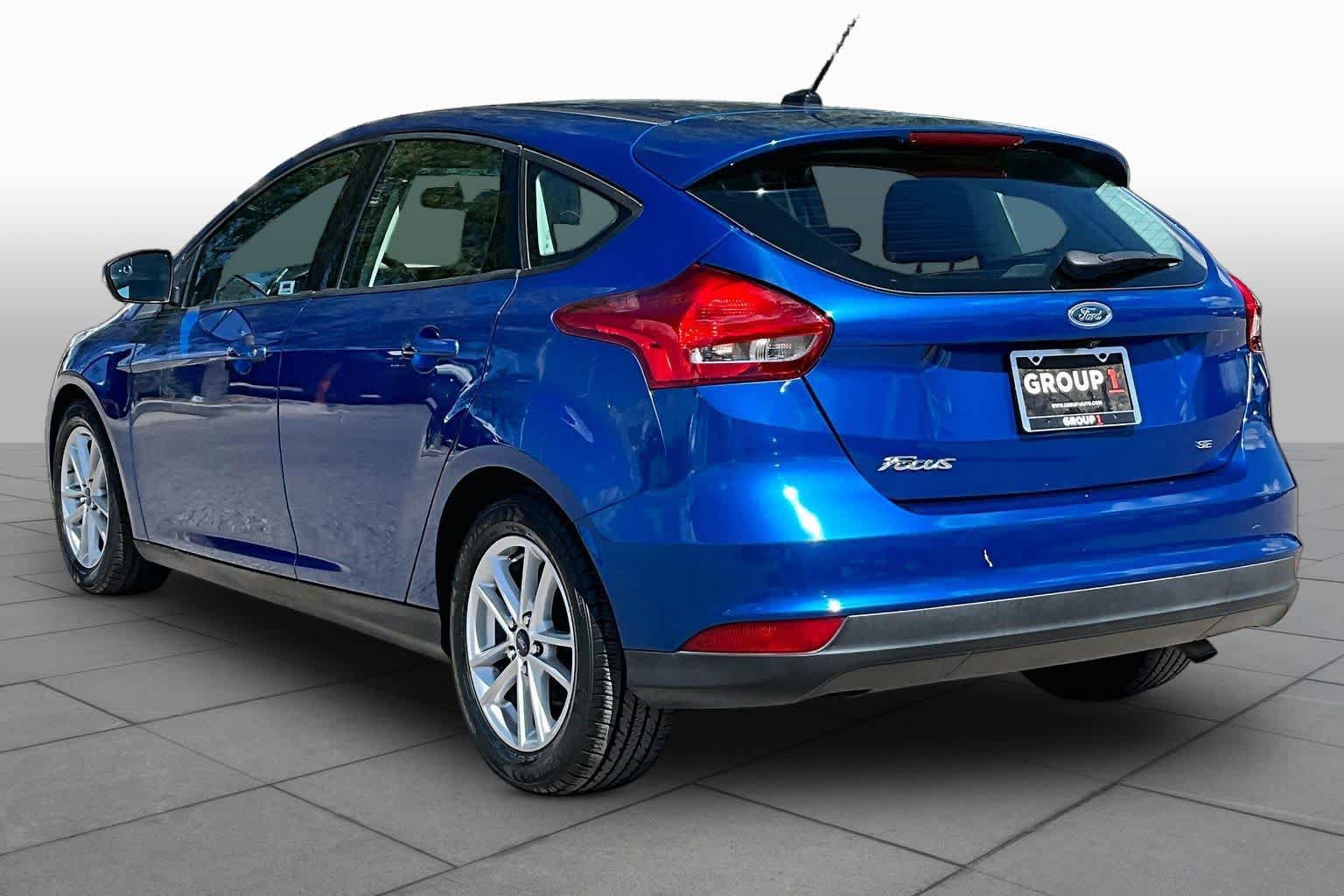 Used 2018 Ford Focus SE w/ Cold Weather Package FWD image 12