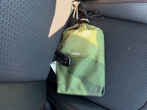 Used 2023 Jeep Compass Trailhawk w/ Trailhawk Convenience Group image 33