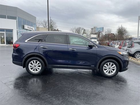 Used 2020 Kia Sorento LX w/ LX I4 Convenience Package image 4