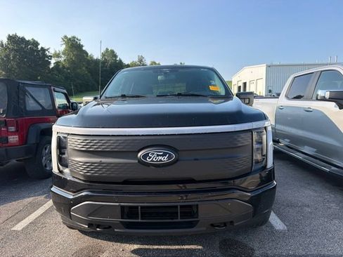 Used 2024 Ford F150 Lightning Flash AWD/4WD image 3