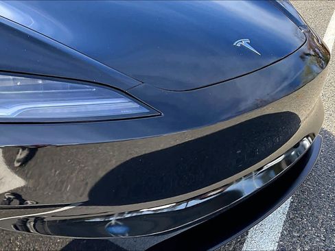 Used 2024 Tesla Model 3 Performance image 29
