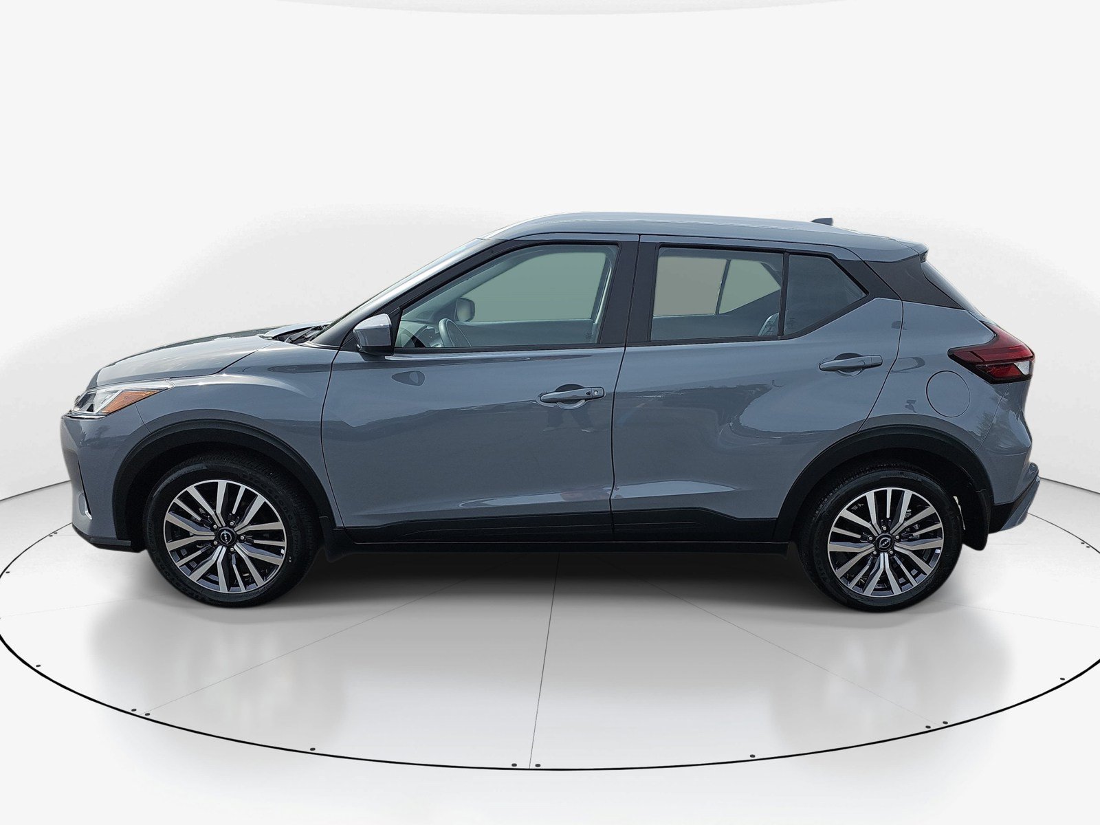 Used 2024 Nissan Kicks SV FWD image 7