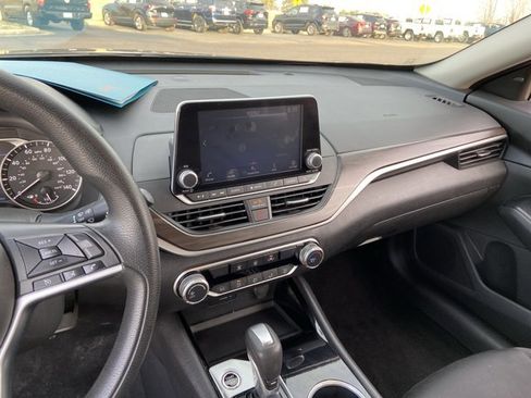 Used 2024 Nissan Altima 2.5 SV image 22