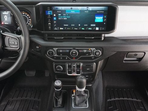 Used 2025 Jeep Wrangler Unlimited Sport AWD/4WD image 19