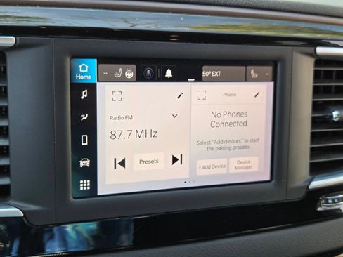 Used 2022 Chrysler Voyager LX FWD image 17