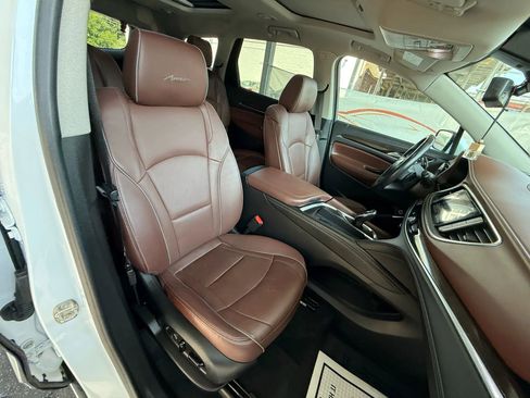 Used 2021 Buick Enclave Avenir w/ Avenir Technology Package image 28