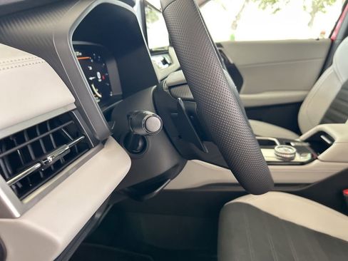 New 2025 Mitsubishi Outlander SE image 40