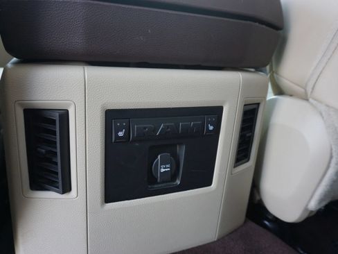 Used 2016 RAM 1500 Laramie w/ Convenience Group AWD/4WD image 18