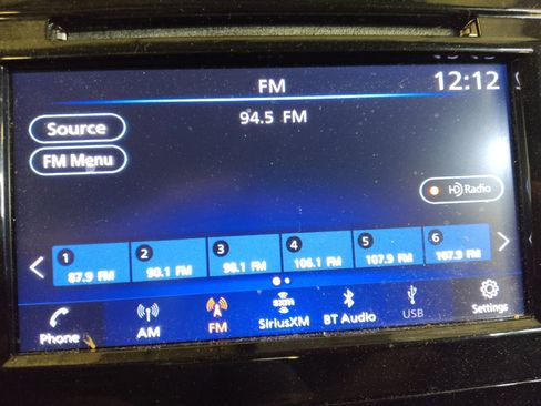 Used 2018 Nissan Rogue SV w/ Premium Package image 25