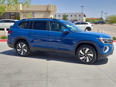 Used 2025 Volkswagen Atlas SE FWD image 13
