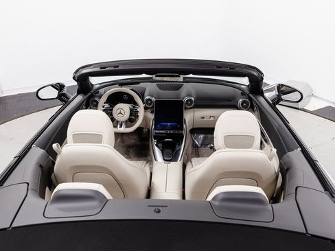 Used 2023 Mercedes-Benz SL 63 AMG 4MATIC image 29