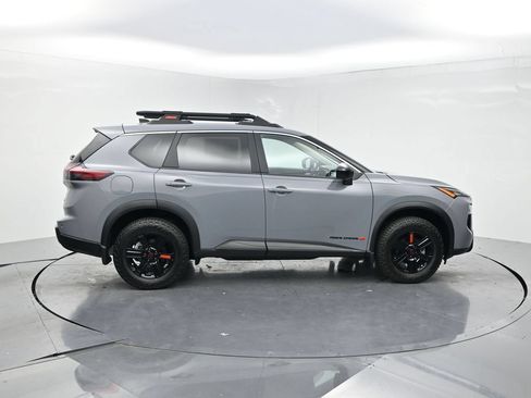 Used 2026 Nissan Rogue SV AWD/4WD image 4