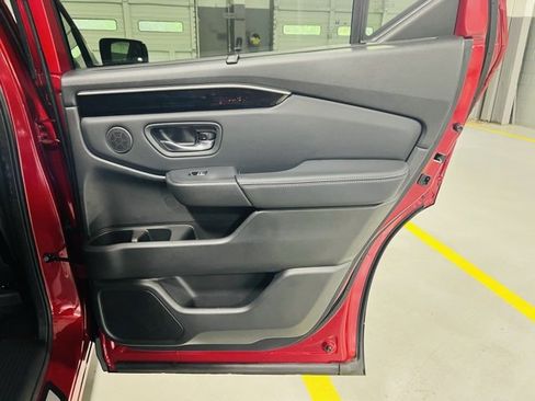 New 2025 Honda Pilot Touring image 36