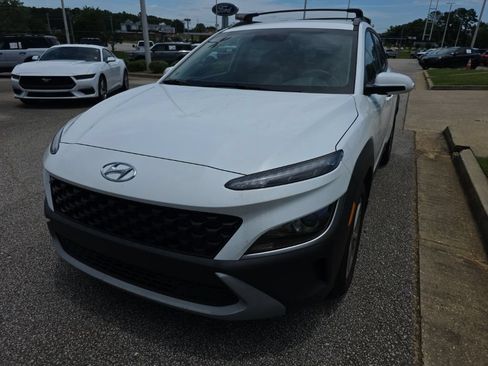 Used 2023 Hyundai Kona SEL AWD/4WD image 3