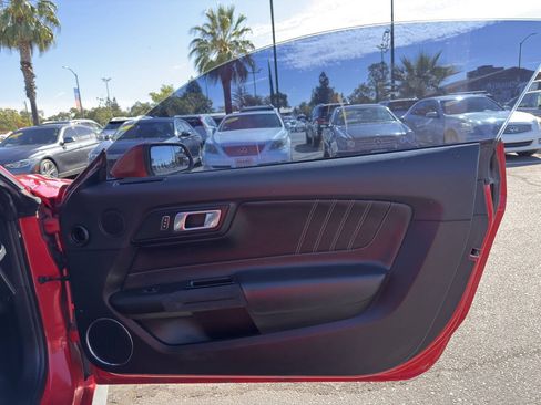 Used 2018 Ford Mustang GT Premium RWD image 14