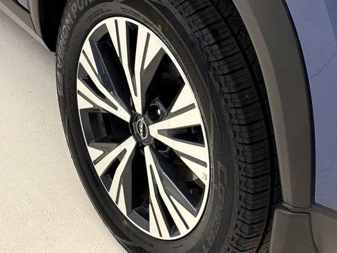 Used 2022 Nissan Rogue SV image 10