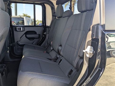 New 2025 Jeep Gladiator Sport image 13