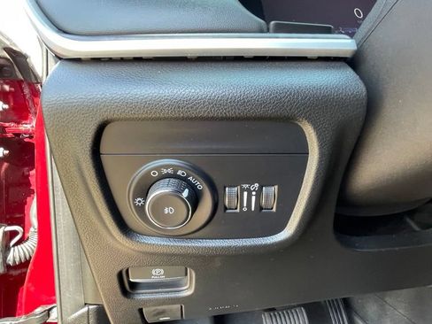Used 2025 Jeep Grand Cherokee L Limited w/ Luxury Tech Group II AWD/4WD image 12