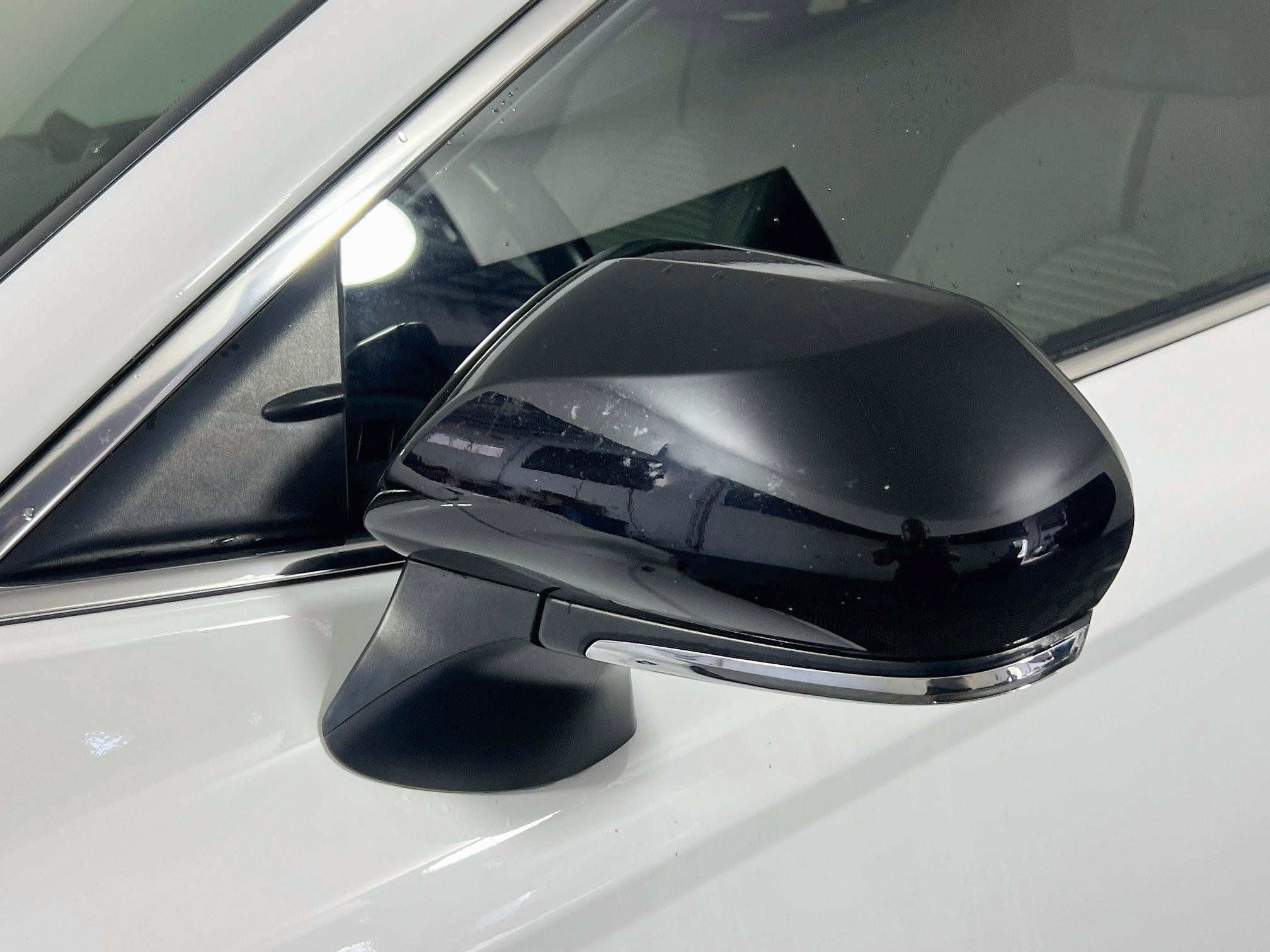Used 2024 Toyota Camry SE w/ Convenience Package FWD image 12
