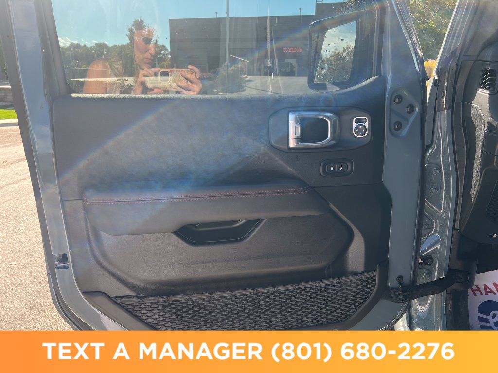 Used 2024 Jeep Wrangler Unlimited Rubicon AWD/4WD image 12