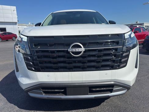 New 2026 Nissan Pathfinder Platinum image 8