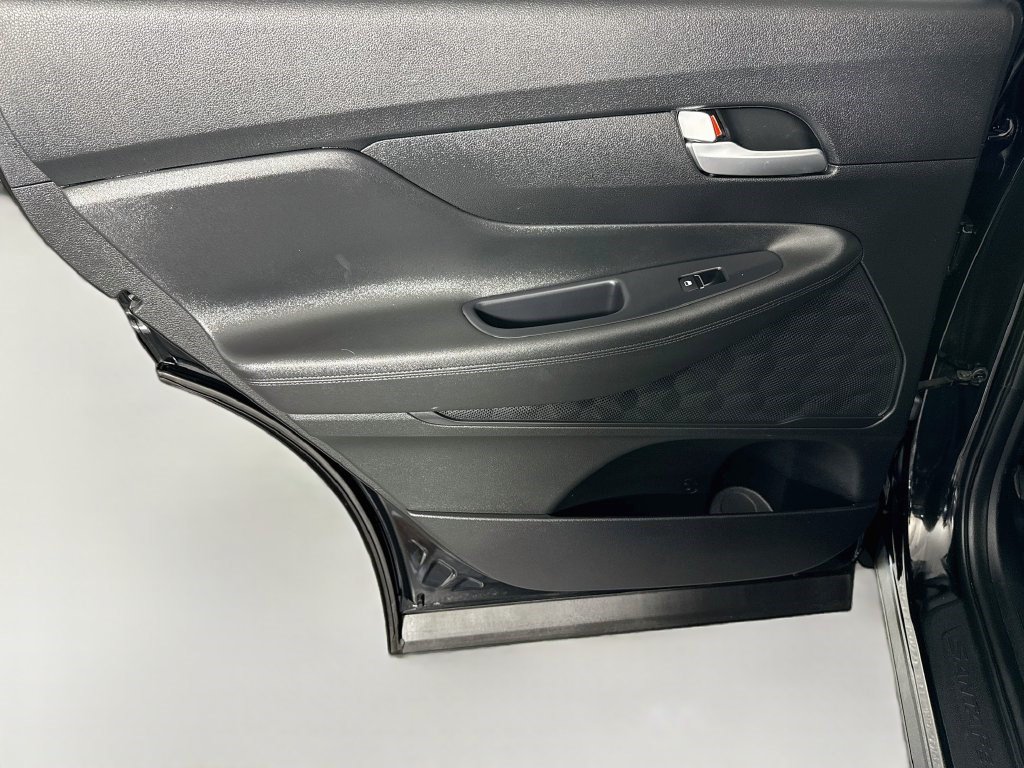 Used 2022 Hyundai Santa Fe SEL FWD image 25