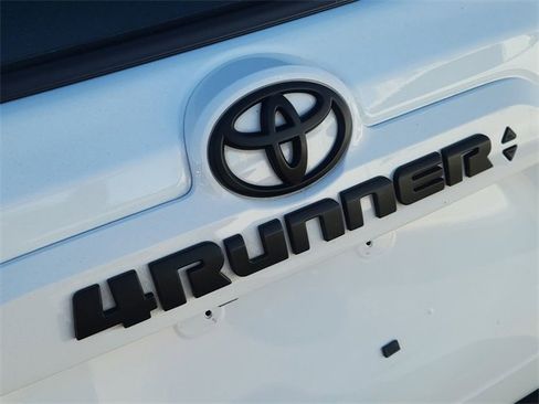 Used 2022 Toyota 4Runner SR5 Premium image 31