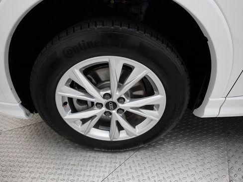 Used 2025 Audi Q3 2.0T Premium image 28