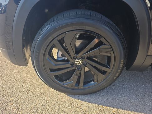 Certified 2023 Volkswagen Atlas SE w/ Black Wheel Package AWD/4WD image 26