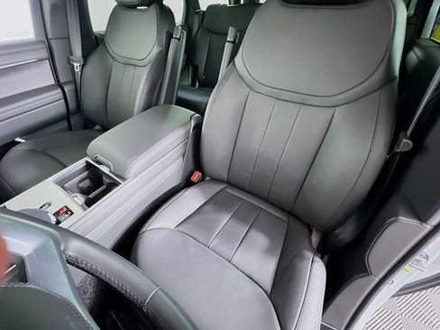 Used 2025 Land Rover Range Rover SE AWD/4WD image 22