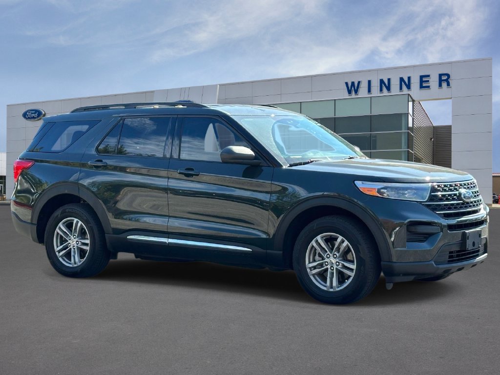 Used 2024 Ford Explorer XLT AWD/4WD image 4