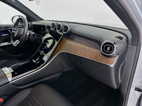 Certified 2025 Mercedes-Benz GLC 300 4MATIC image 30