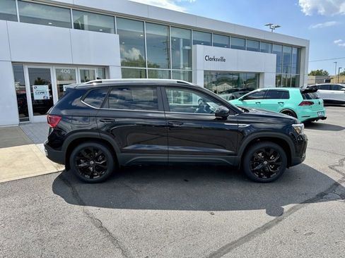 New 2024 Volkswagen Taos SE image 8