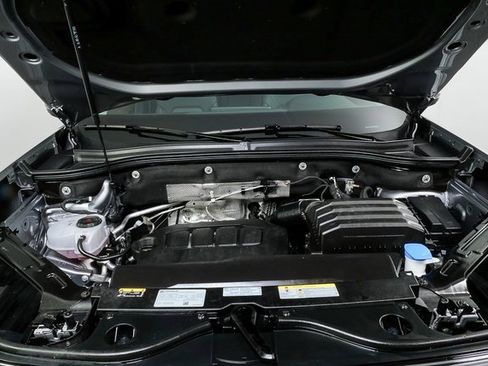 Certified 2025 Volkswagen Atlas SE image 34