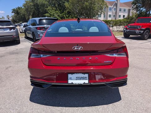 Used 2023 Hyundai Elantra Limited FWD image 5