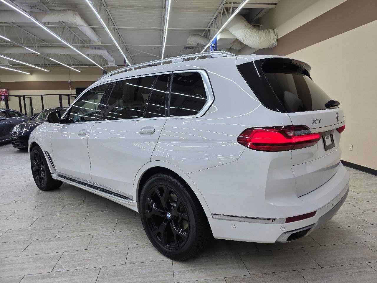 Used 2020 BMW X7 xDrive40i w/ Premium Package AWD/4WD image 8